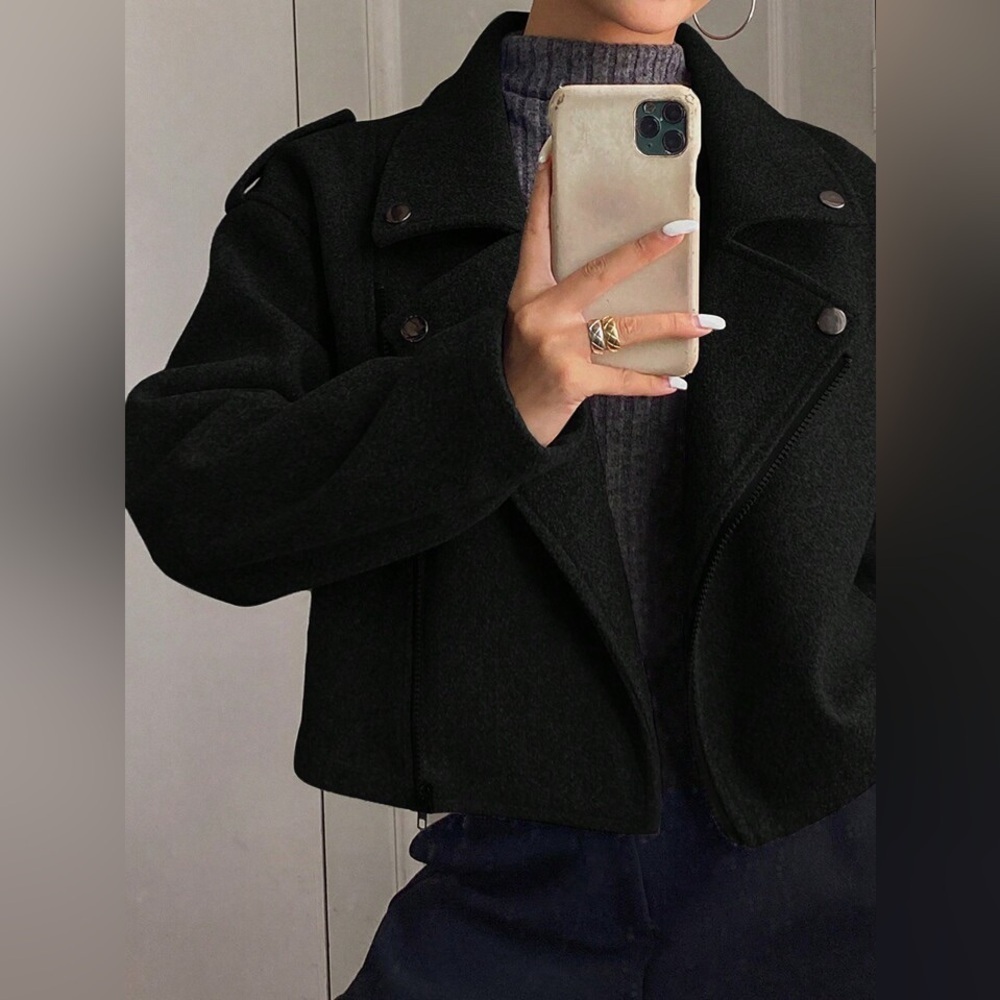 Stylish Black Women's cropped wool Jacket
